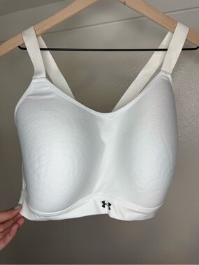 Under Armour White Sports Bra Size 2X Plus Adjustable Straps Athleisure